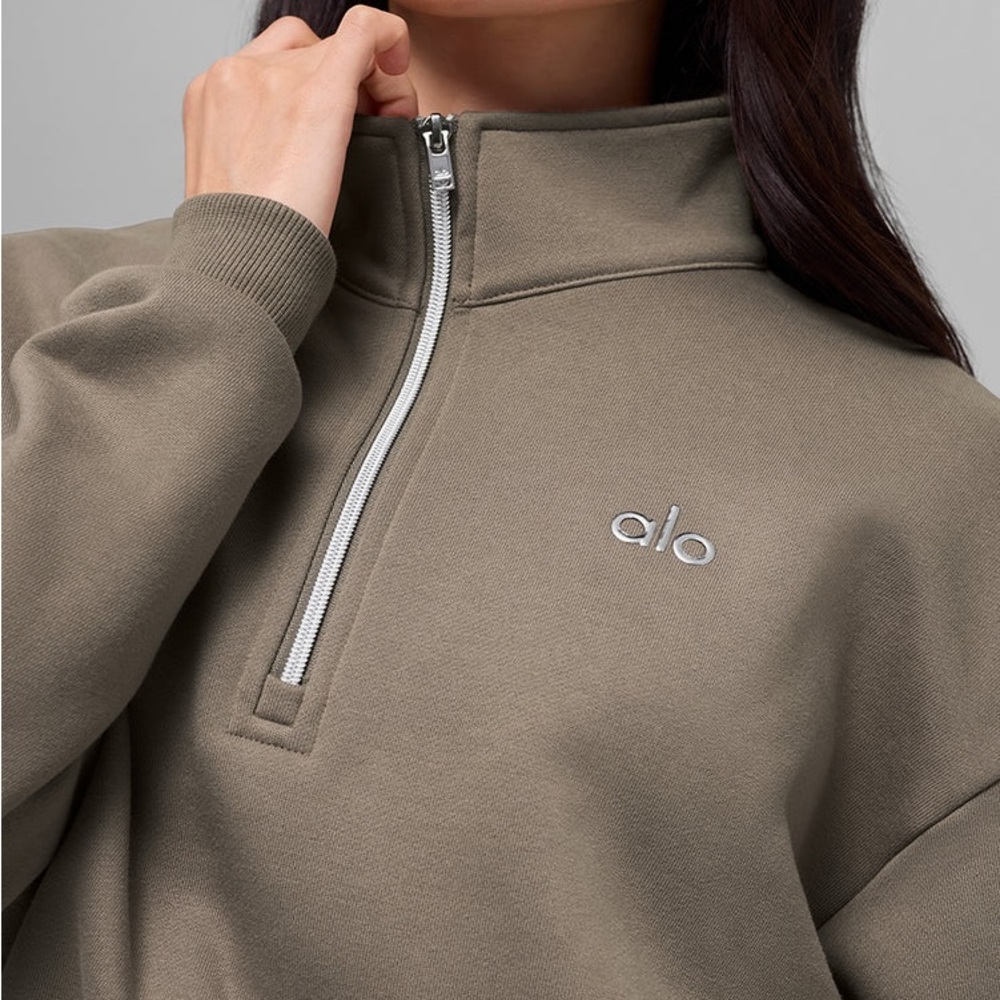 Genuine Alo Yoga Accolade light cocoa quarter zip sweatshirt